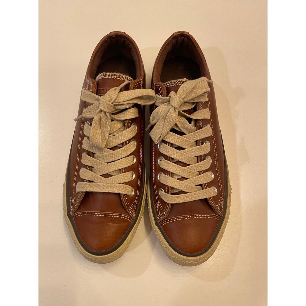 Converse All Star Low Top Brown Leather Sneakers
Premium Pinecone brown leather